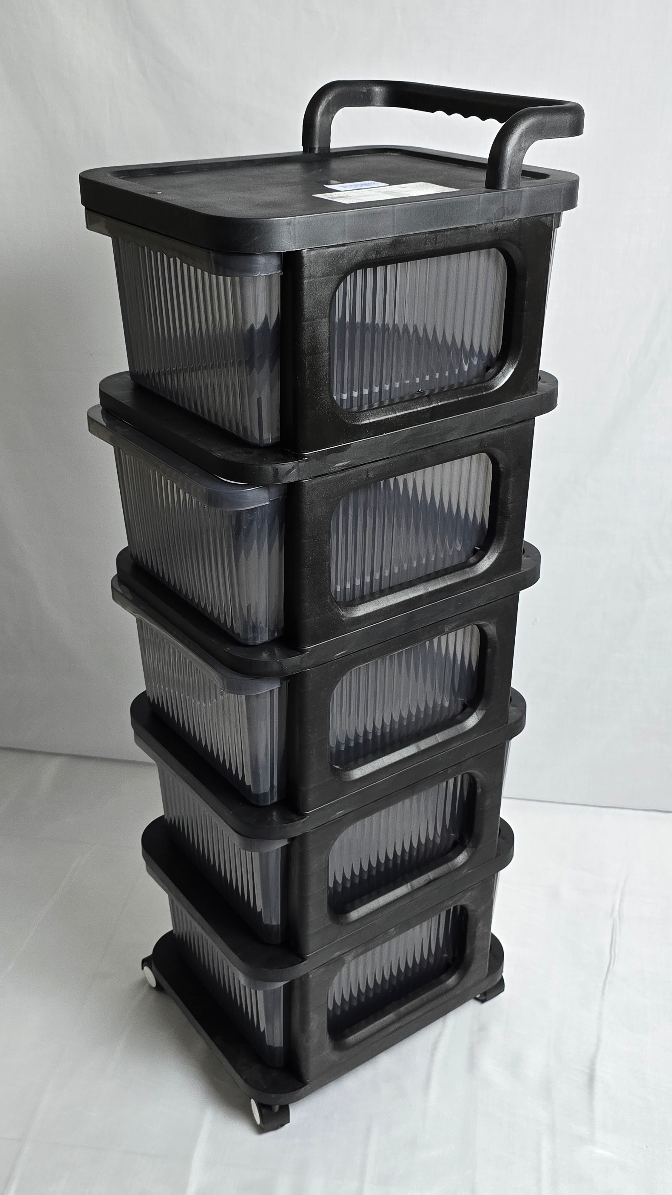 رفوف تخزين بعجلات متعددة الطوابق _ حل عملي لتوفير المساحة