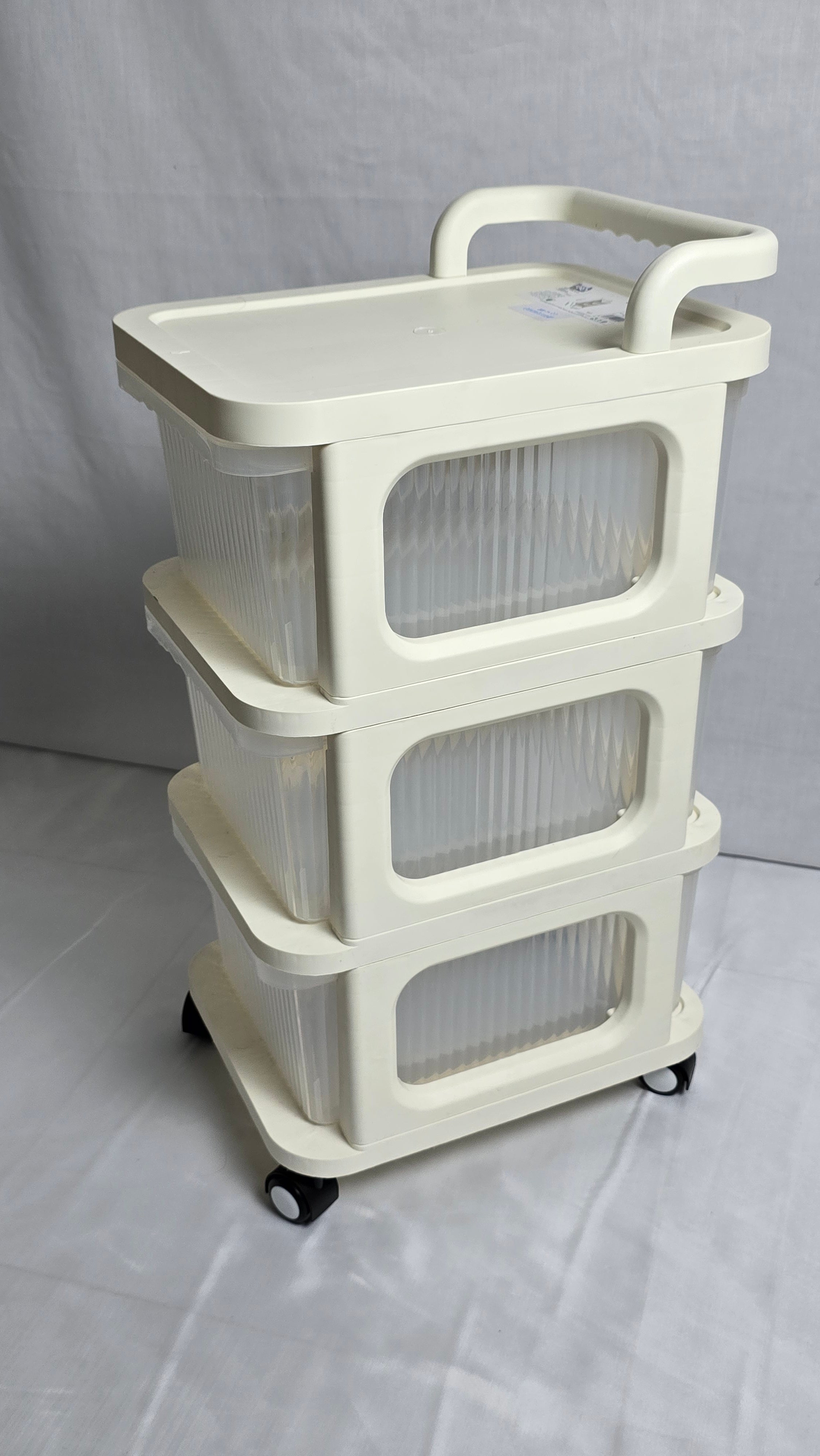 رفوف تخزين بعجلات متعددة الطوابق _ حل عملي لتوفير المساحة