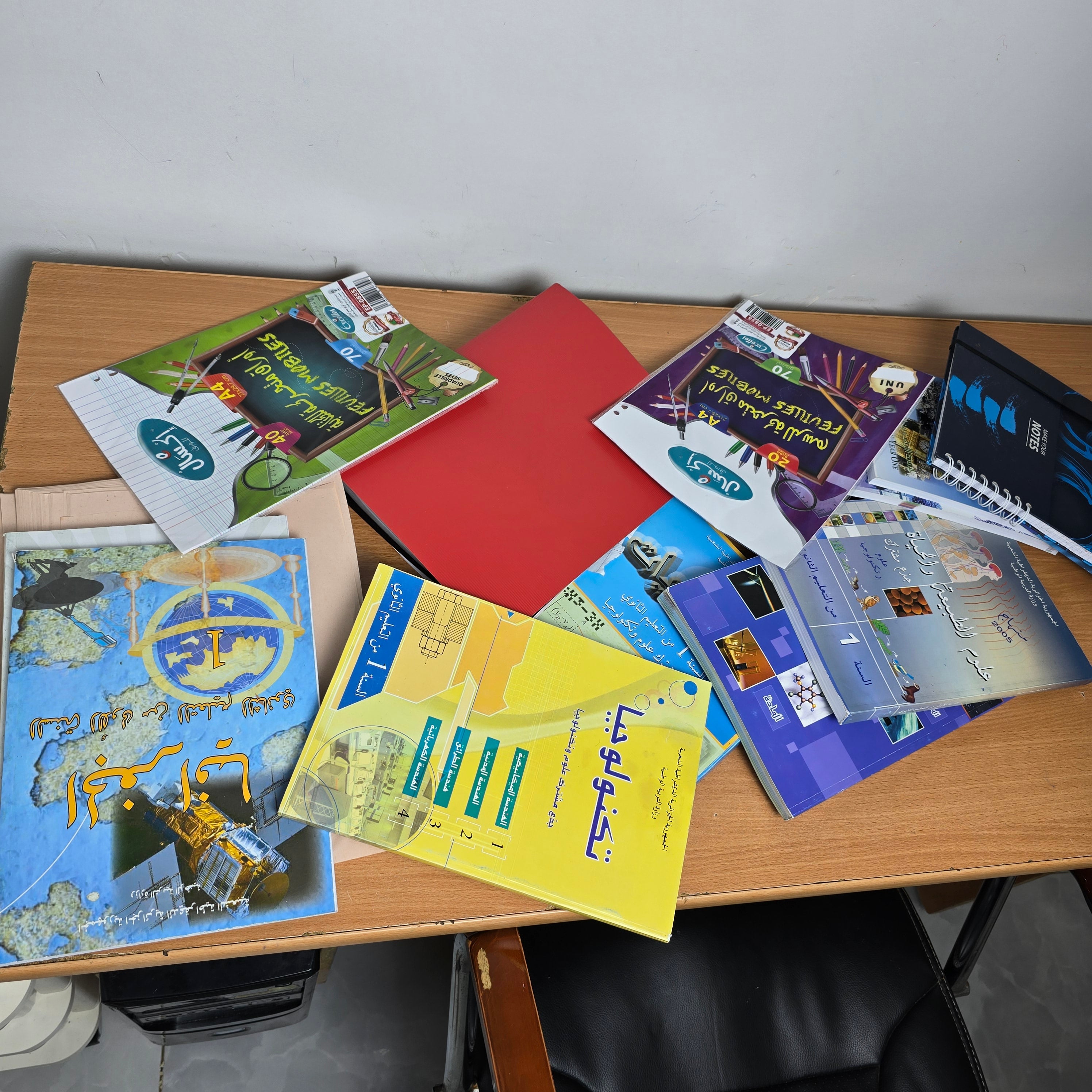 رفوف تخزين بعجلات متعددة الطوابق _ حل عملي لتوفير المساحة